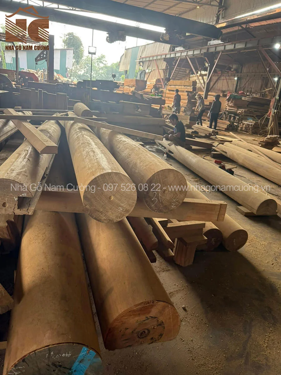 Gỗ căm xe Lào