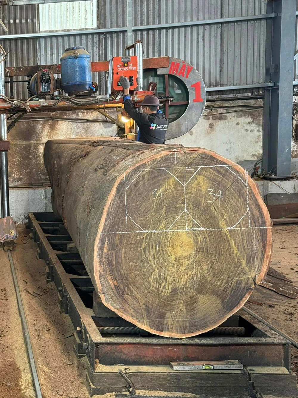 Gỗ lim Lào bao nhiều tiền một khối?