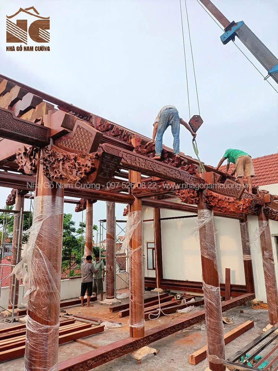 Mua cột nhà gỗ