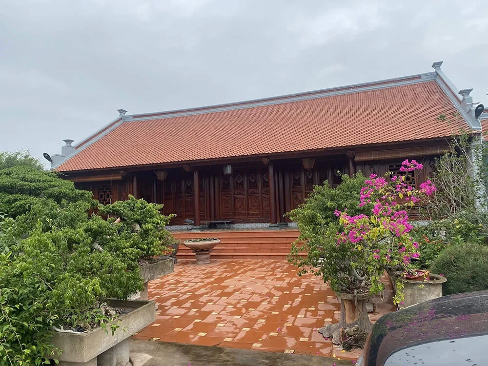 Mẫu nhà gỗ 5 gian 2 chái gỗ lim Lào lắp dựng tại Thái Bình