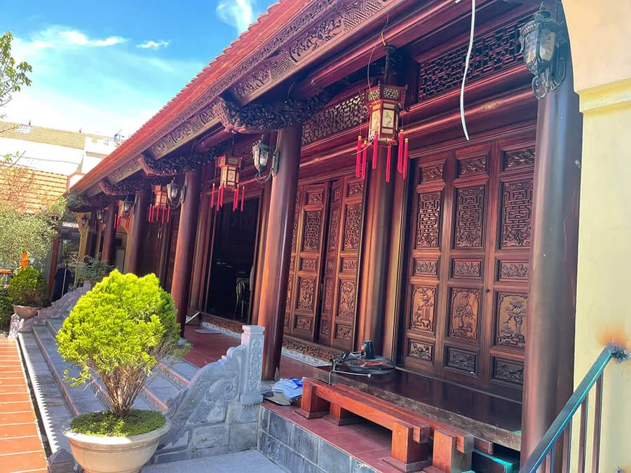 nha-go-5-gian-thong-hien-6