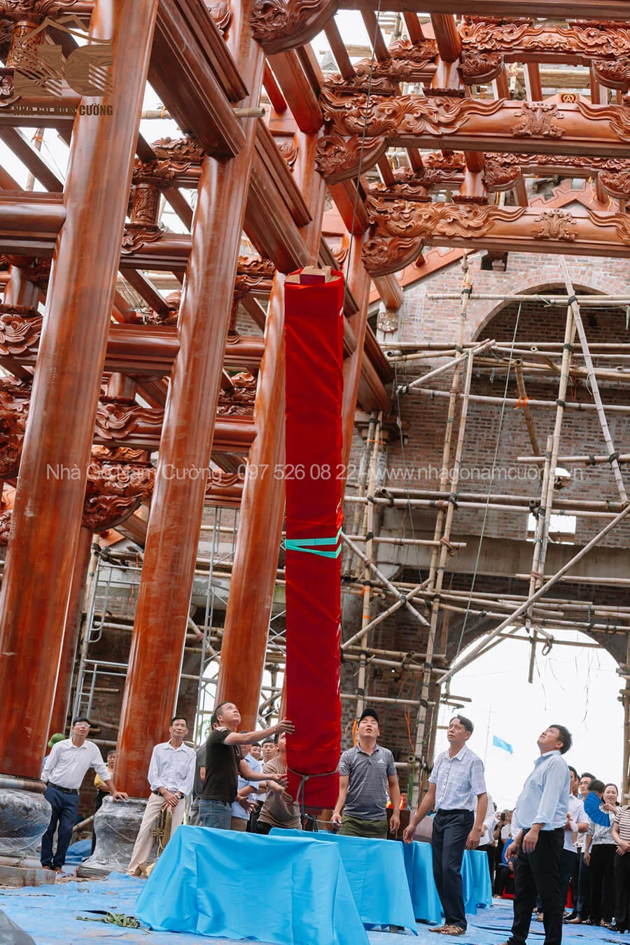 thanh-le-mung-kinh-duc-me-man-coi-lam-phep-dat-long-cot-nha-tho-giao-xu-quan-lieu-16