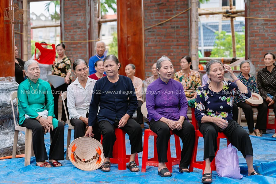 thanh-le-mung-kinh-duc-me-man-coi-lam-phep-dat-long-cot-nha-tho-giao-xu-quan-lieu-23