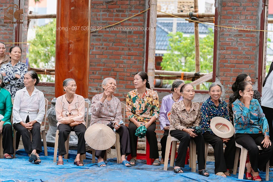 thanh-le-mung-kinh-duc-me-man-coi-lam-phep-dat-long-cot-nha-tho-giao-xu-quan-lieu-24