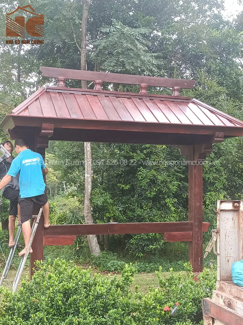 thiet-ke-thi-cong-bien-bao-hien-thi-thong-tin-tai-yen-tu-quang-ninh-2