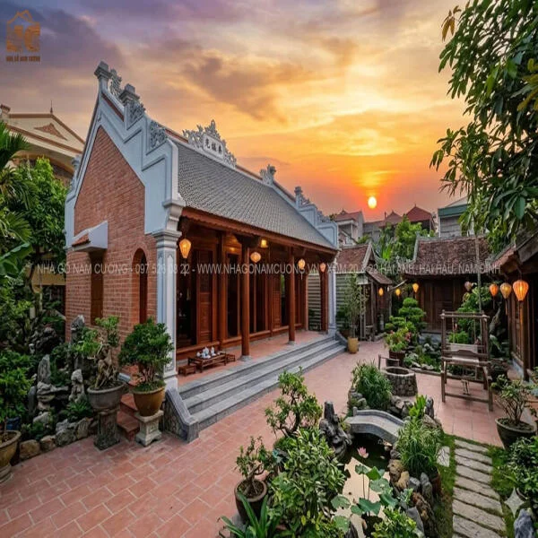 Nghệ thuật chọn cây cho khuôn viên nhà gỗ cổ truyền: Những loại nên và không nên trồng