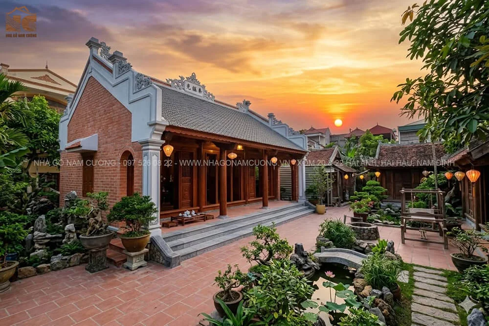Nghệ thuật chọn cây cho khuôn viên nhà gỗ cổ truyền: Những loại nên và không nên trồng